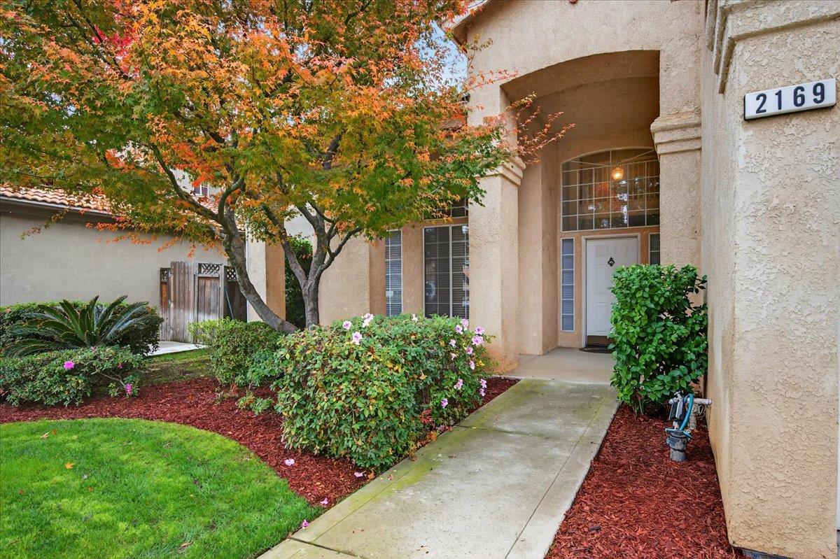 2169 E Hillview Ave, Fresno, CA 93720