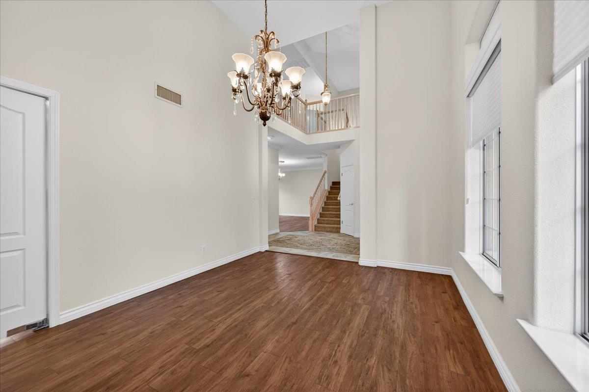 2169 E Hillview Ave, Fresno, CA 93720