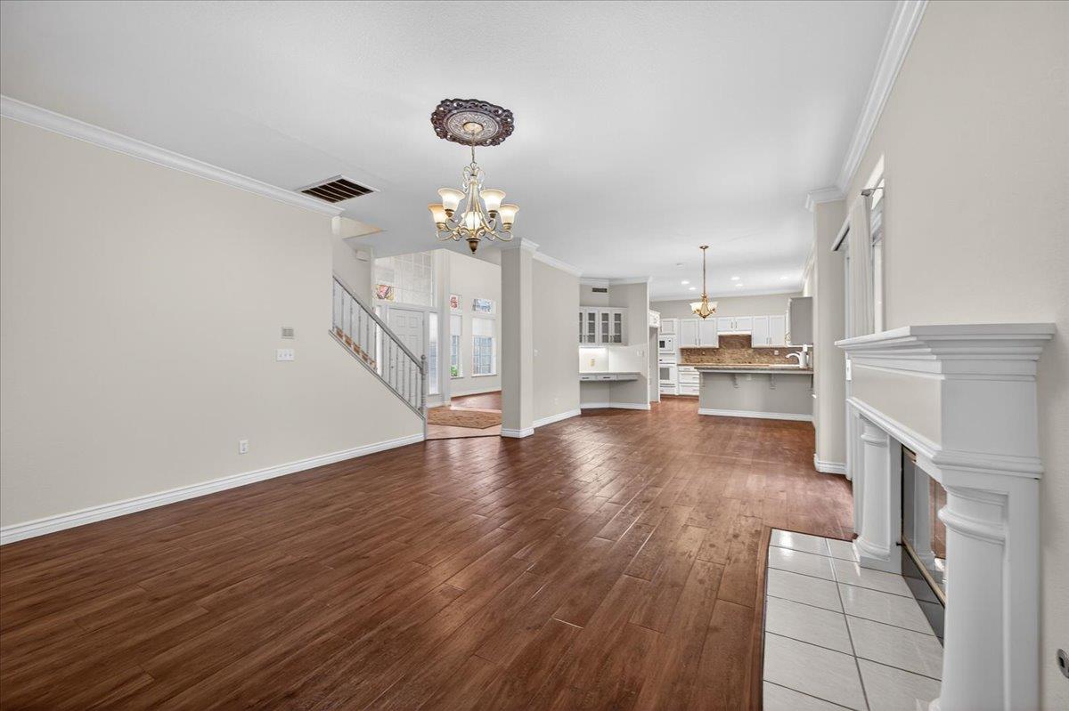 2169 E Hillview Ave, Fresno, CA 93720