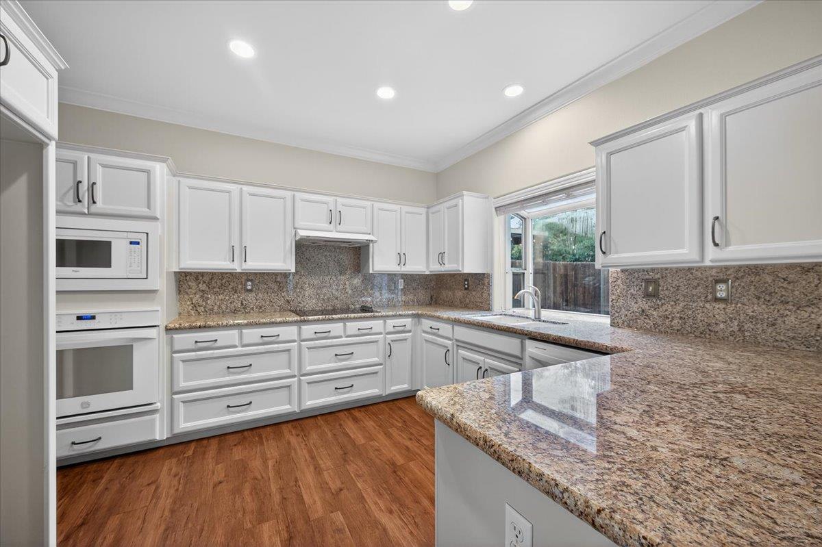 2169 E Hillview Ave, Fresno, CA 93720