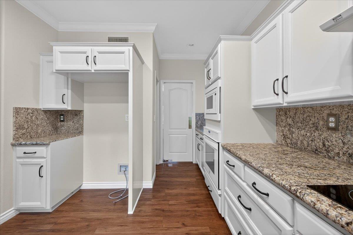 2169 E Hillview Ave, Fresno, CA 93720