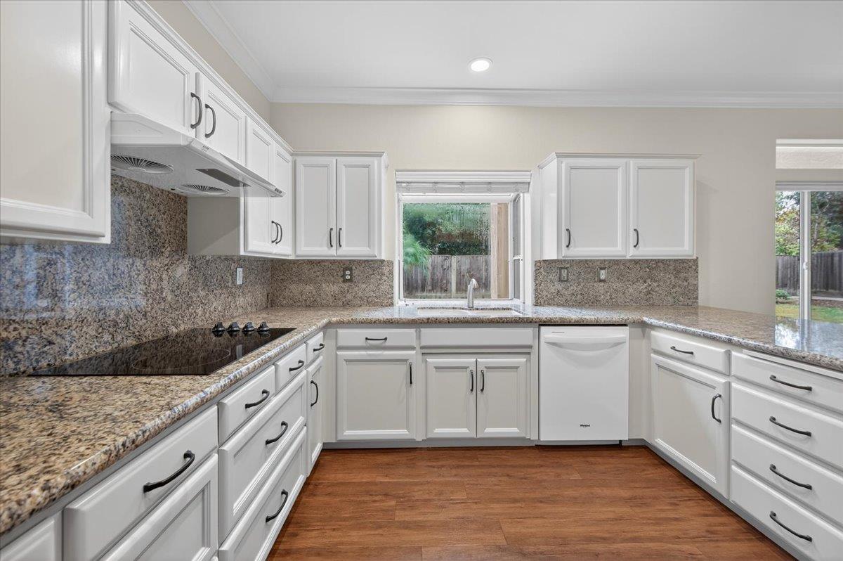 2169 E Hillview Ave, Fresno, CA 93720