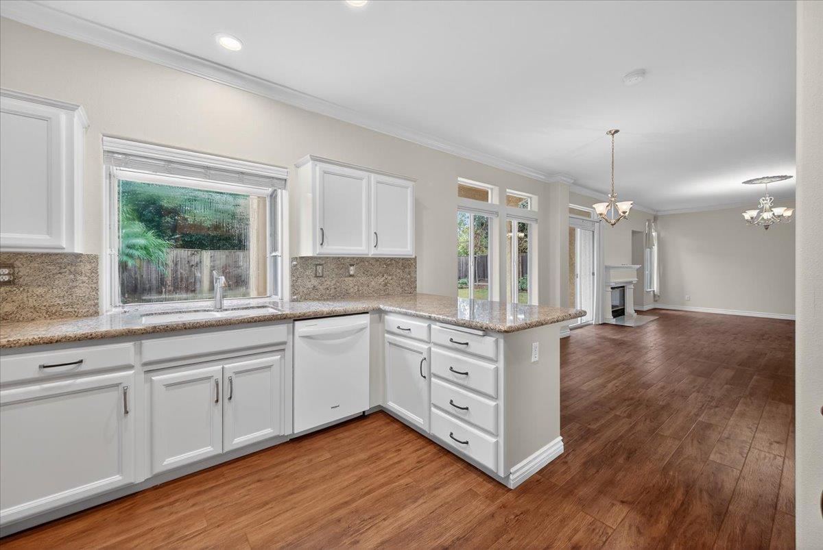 2169 E Hillview Ave, Fresno, CA 93720