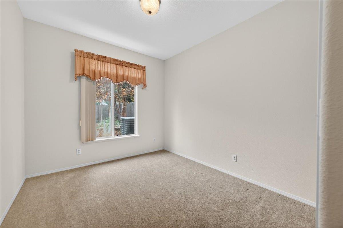 2169 E Hillview Ave, Fresno, CA 93720