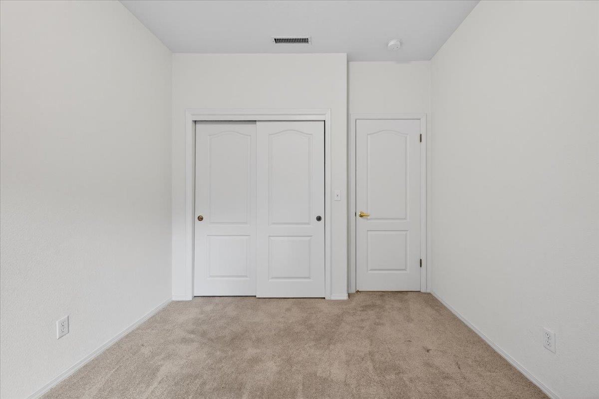 2169 E Hillview Ave, Fresno, CA 93720