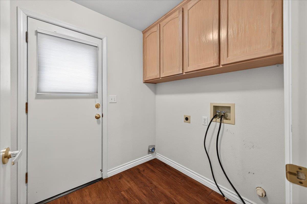 2169 E Hillview Ave, Fresno, CA 93720