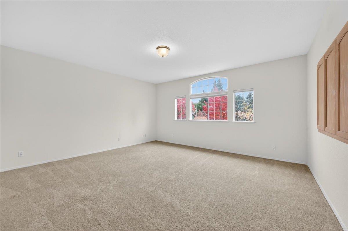 2169 E Hillview Ave, Fresno, CA 93720