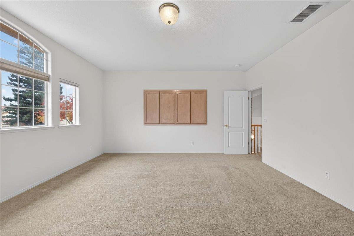 2169 E Hillview Ave, Fresno, CA 93720