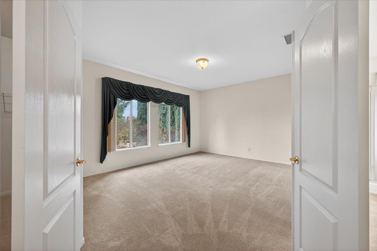 2169 E Hillview Ave, Fresno, CA 93720