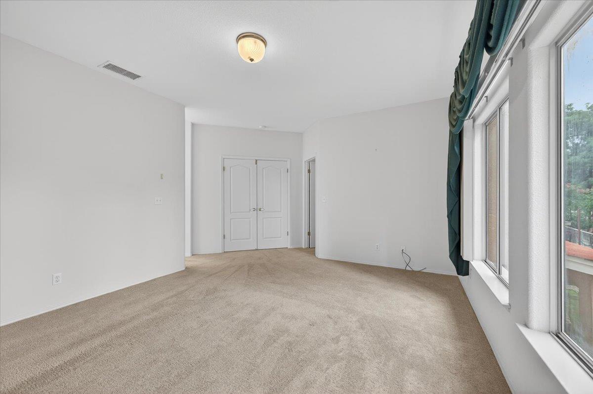 2169 E Hillview Ave, Fresno, CA 93720