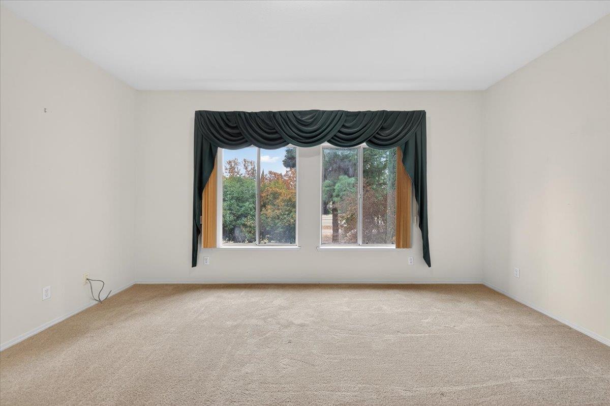 2169 E Hillview Ave, Fresno, CA 93720