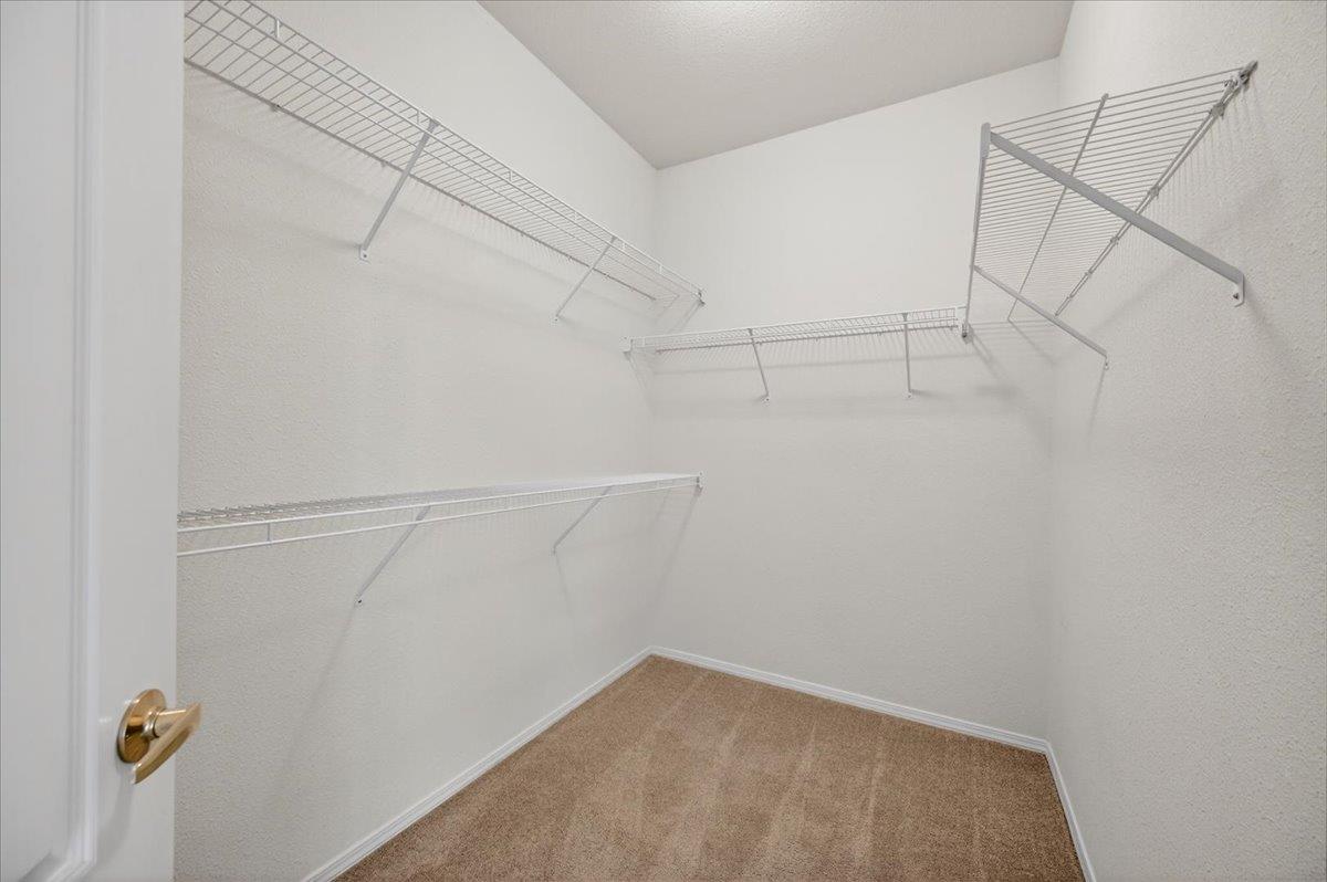 2169 E Hillview Ave, Fresno, CA 93720