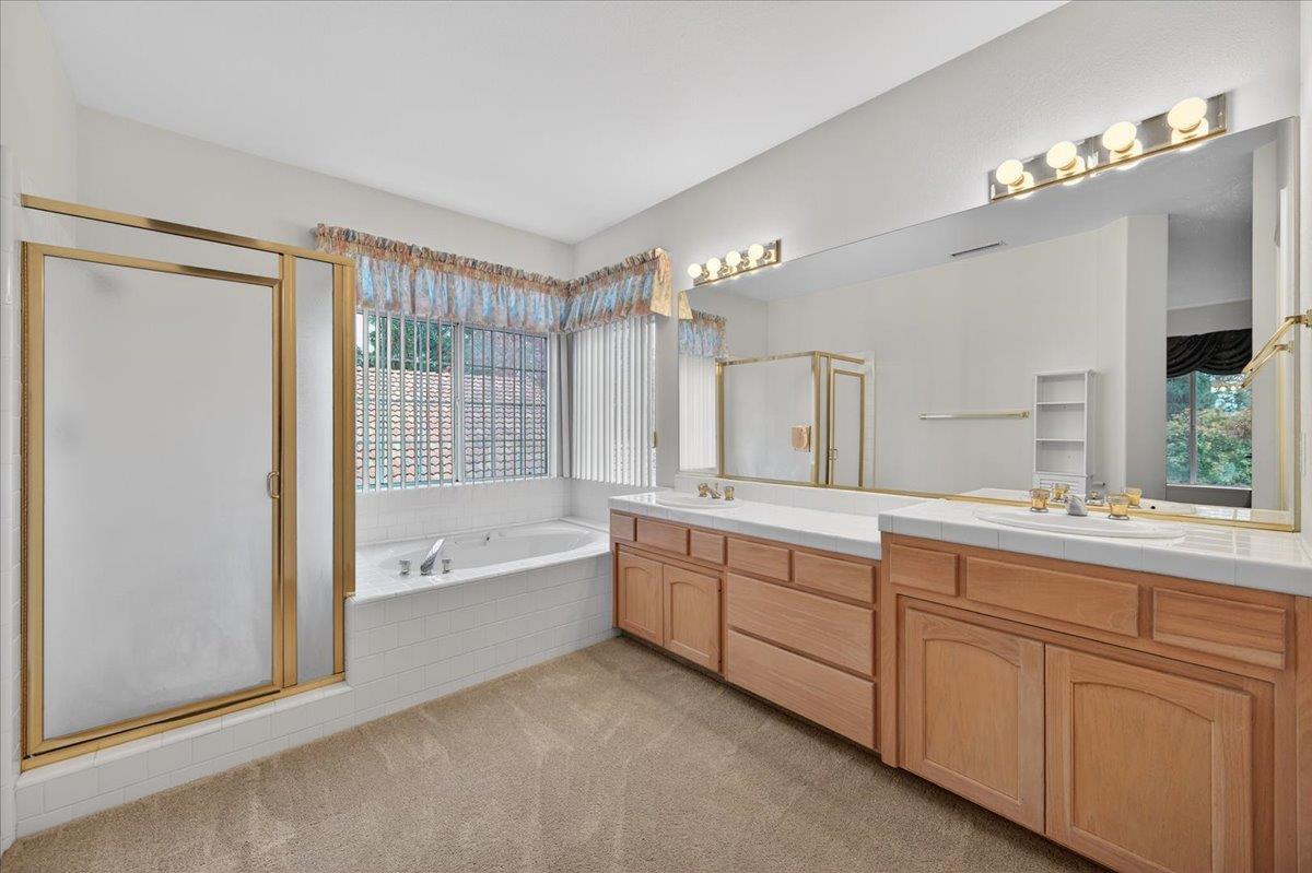 2169 E Hillview Ave, Fresno, CA 93720