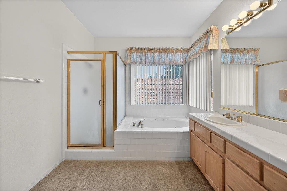 2169 E Hillview Ave, Fresno, CA 93720