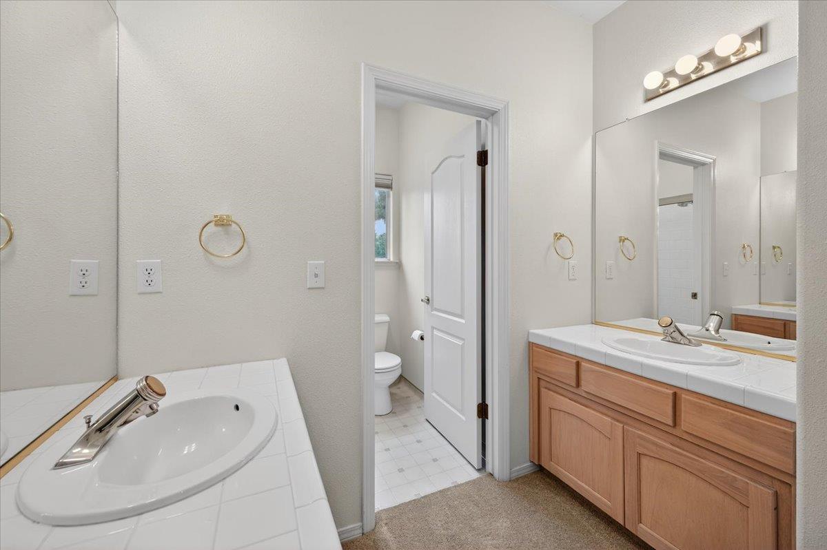 2169 E Hillview Ave, Fresno, CA 93720