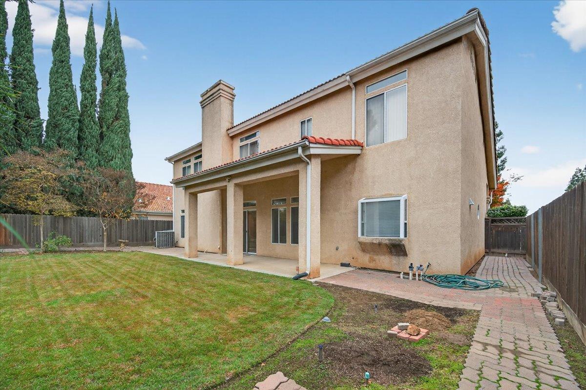 2169 E Hillview Ave, Fresno, CA 93720