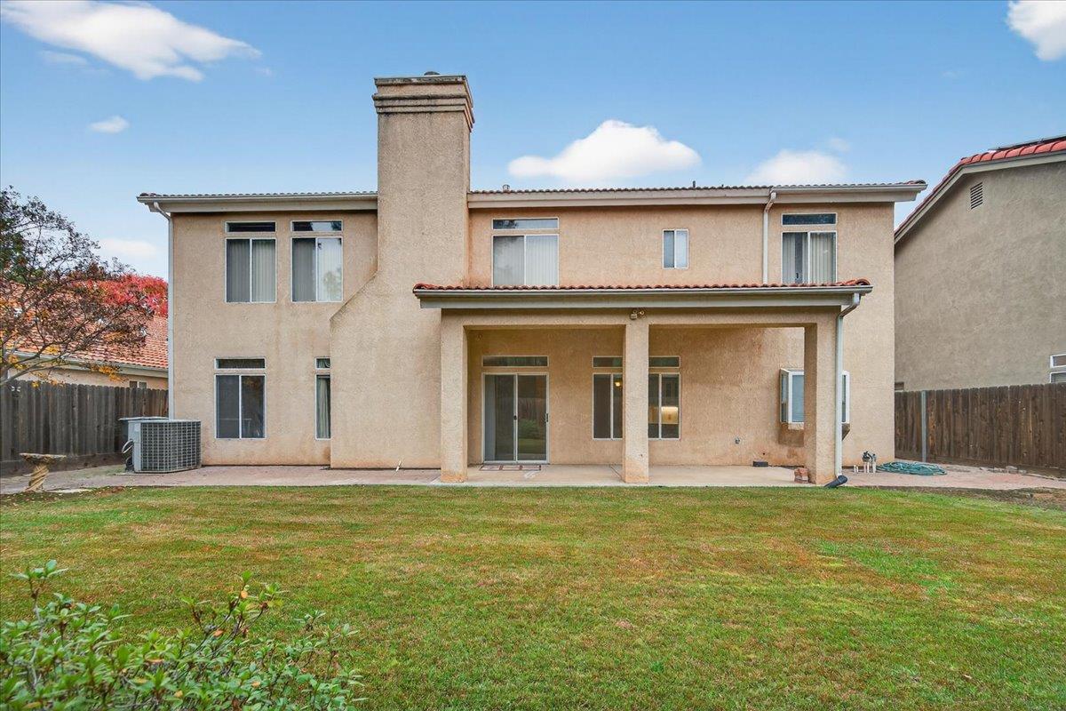 2169 E Hillview Ave, Fresno, CA 93720