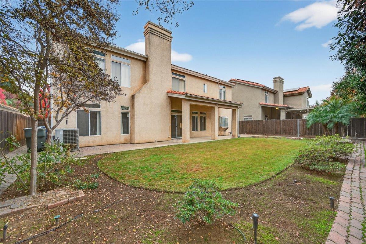 2169 E Hillview Ave, Fresno, CA 93720