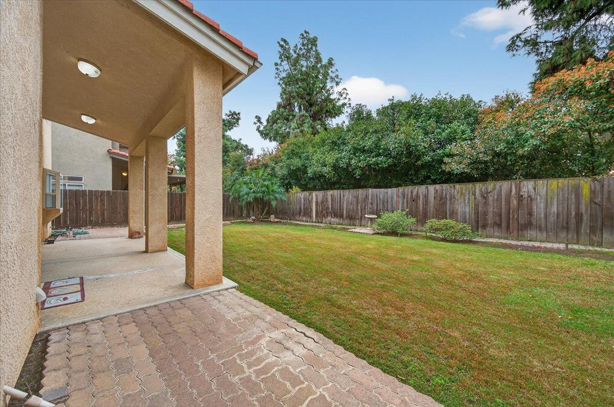 2169 E Hillview Ave, Fresno, CA 93720