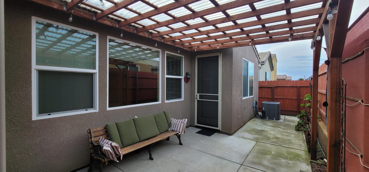 2153 Lombard Ln, Clovis, CA 93619