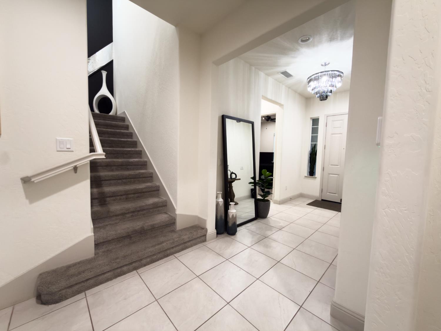 3045 Keats Ave, Clovis, CA 93619