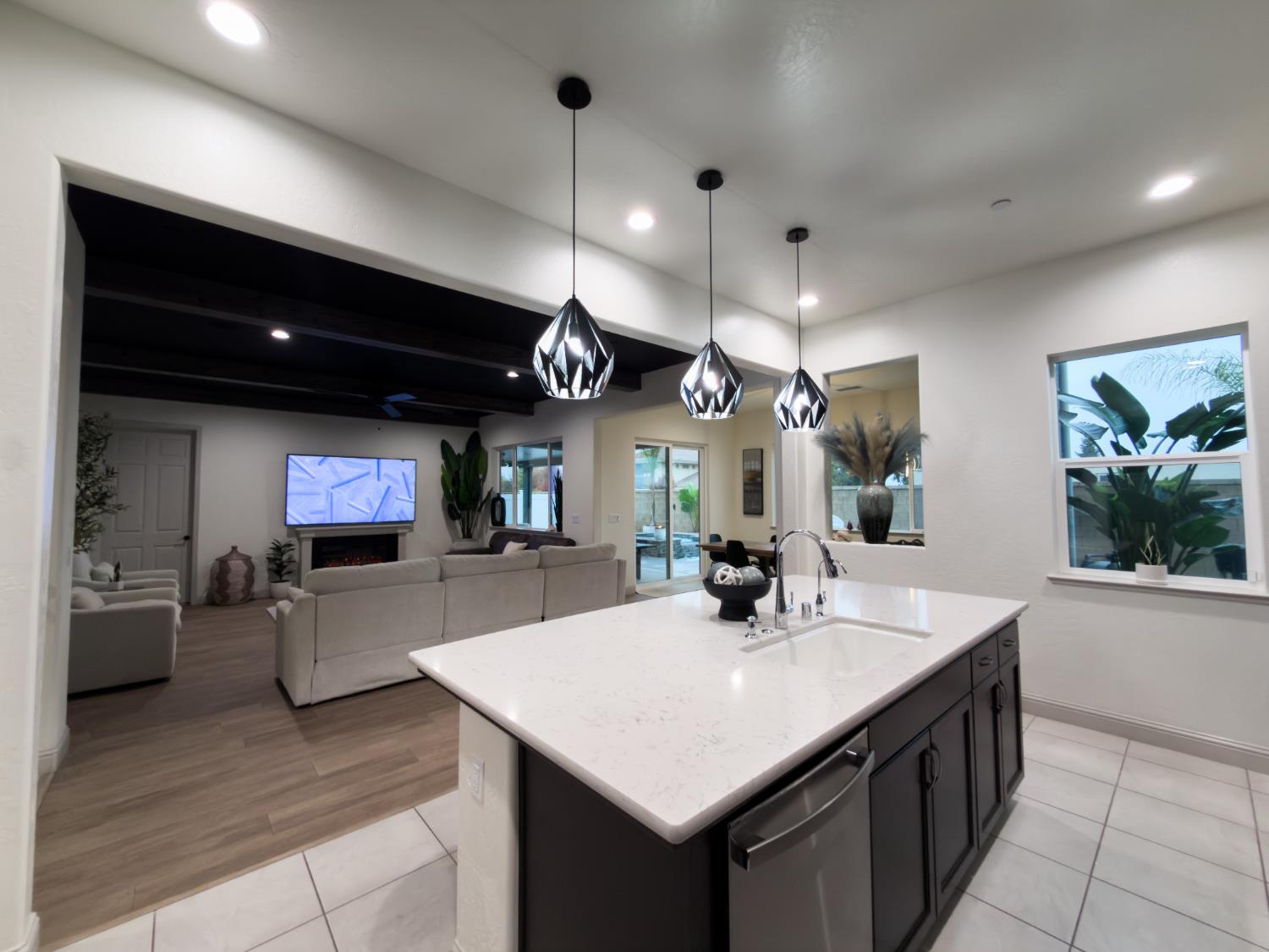 3045 Keats Ave, Clovis, CA 93619