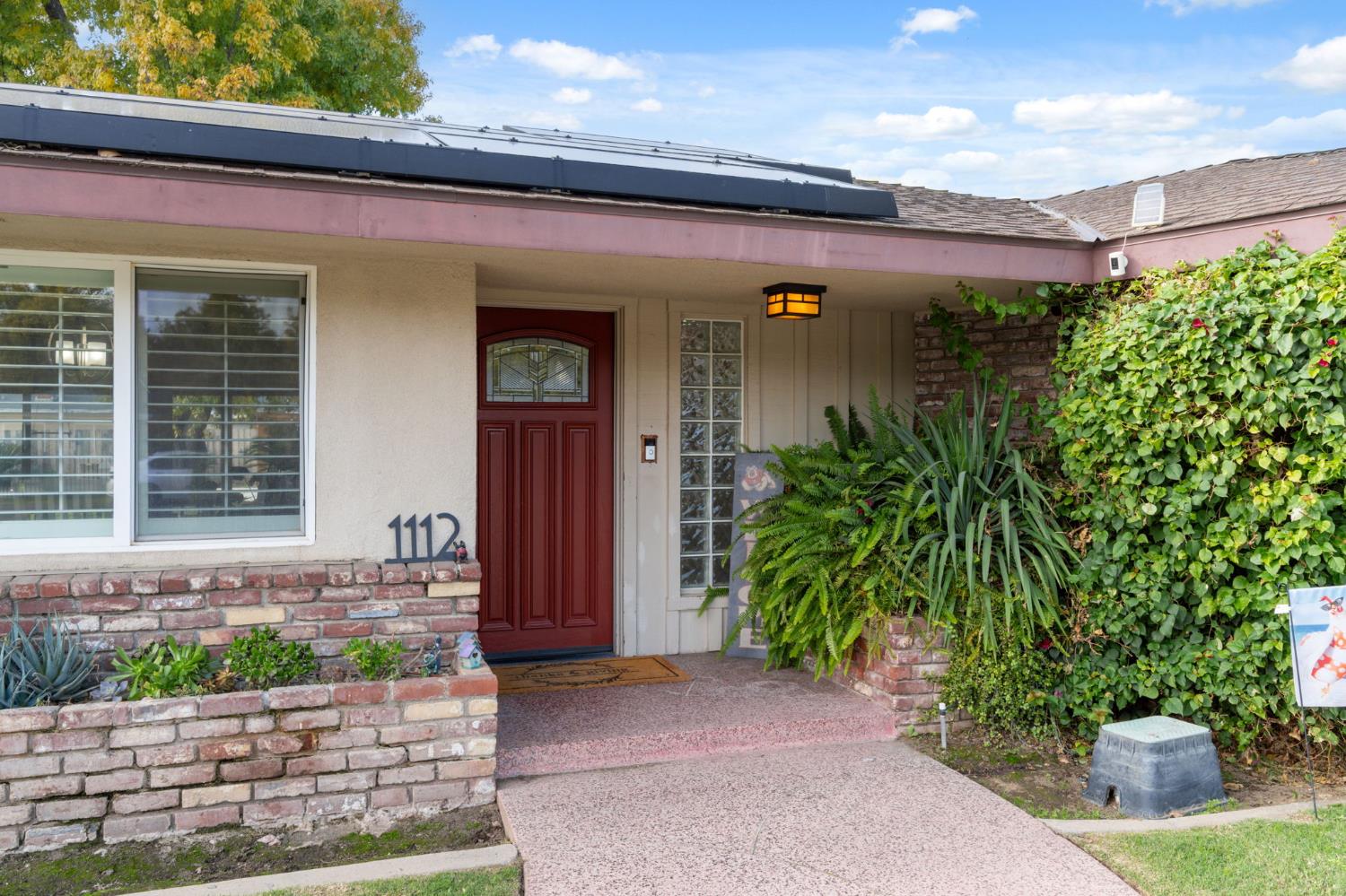 1112 S Sunnyside Ave, Fresno, CA 93727