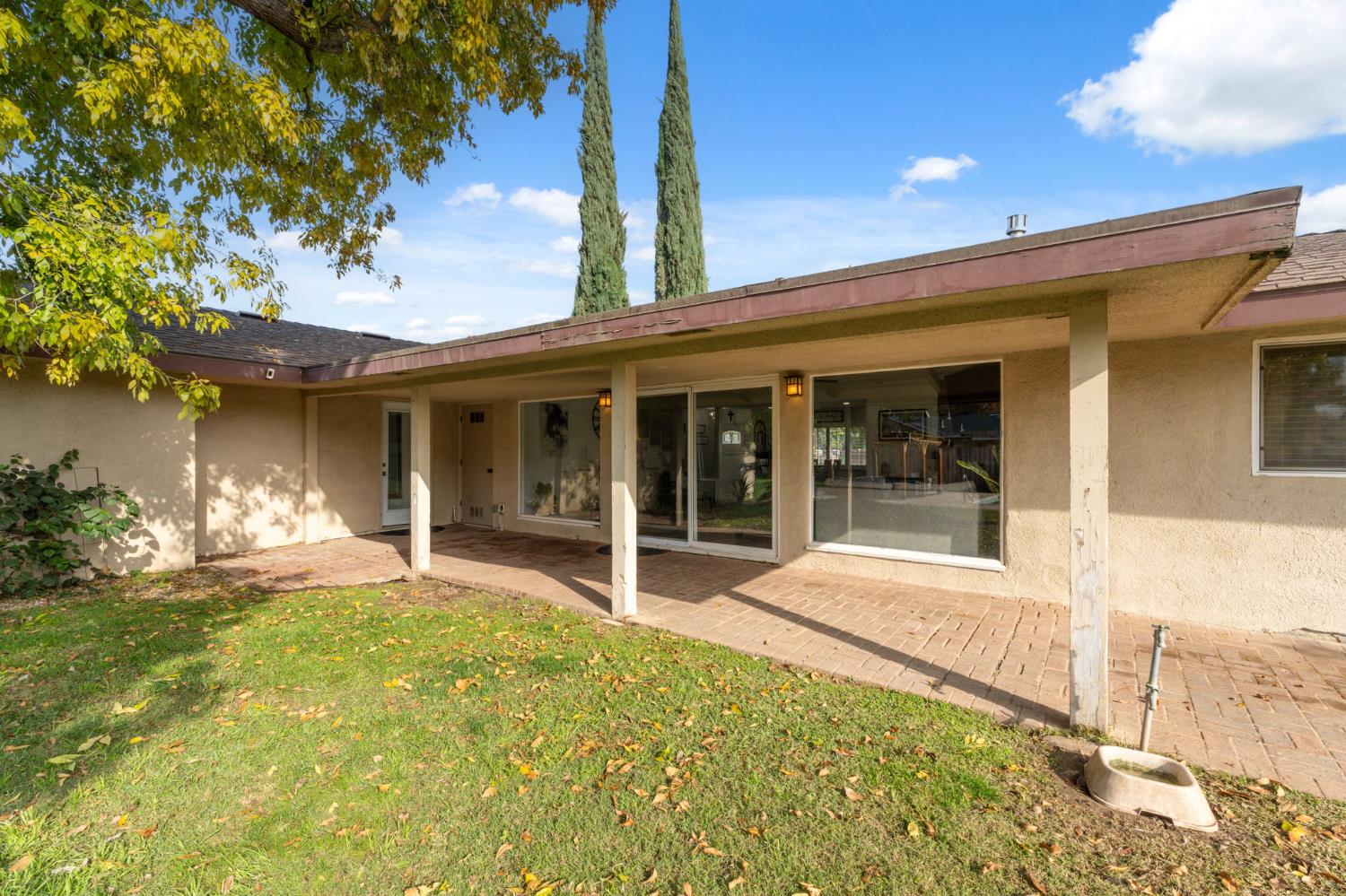 1112 S Sunnyside Ave, Fresno, CA 93727