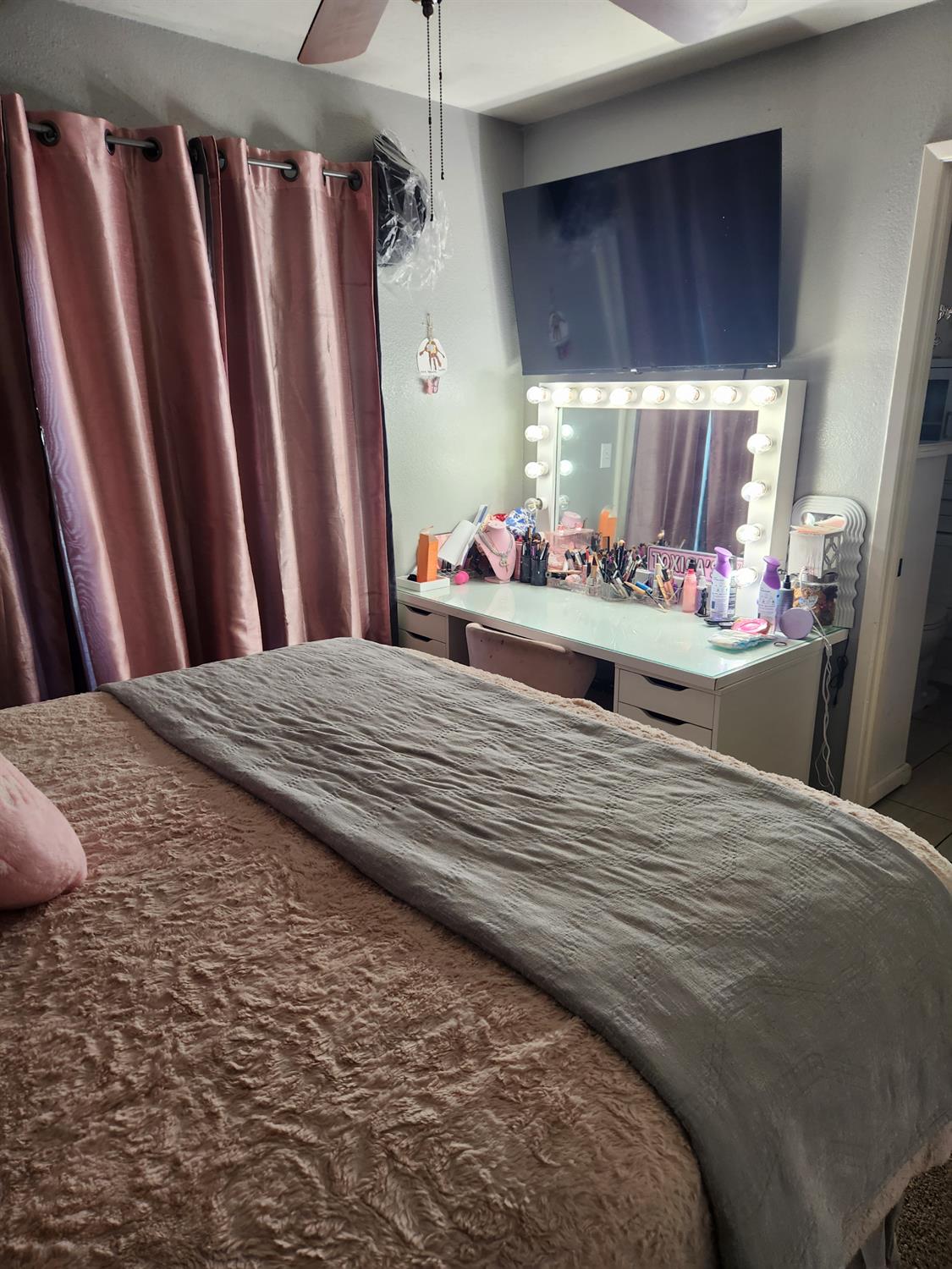 4935 E Kerckhoff Ave, Fresno, CA 93727