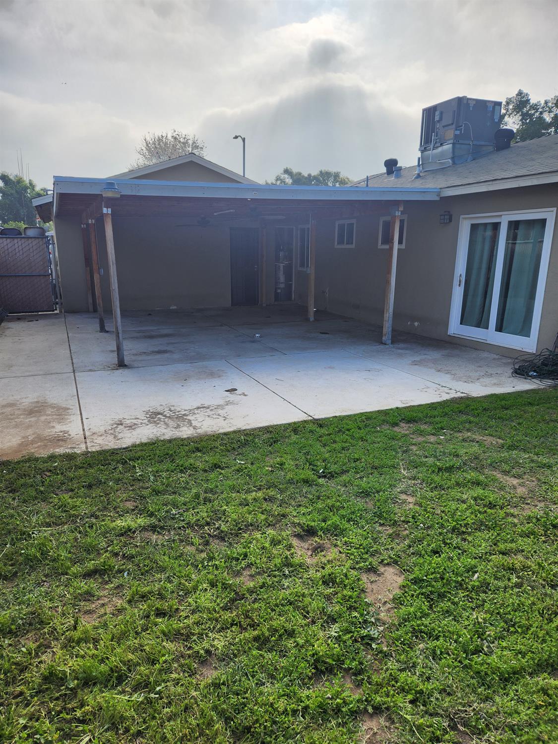 4935 E Kerckhoff Ave, Fresno, CA 93727