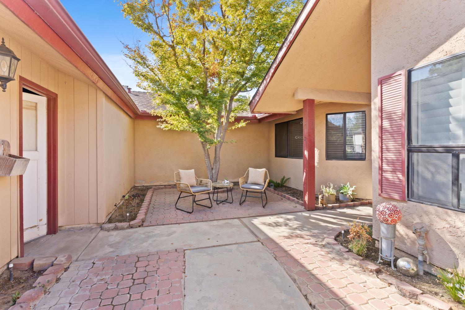 3620 W Beechwood Ave, Fresno, CA 93711