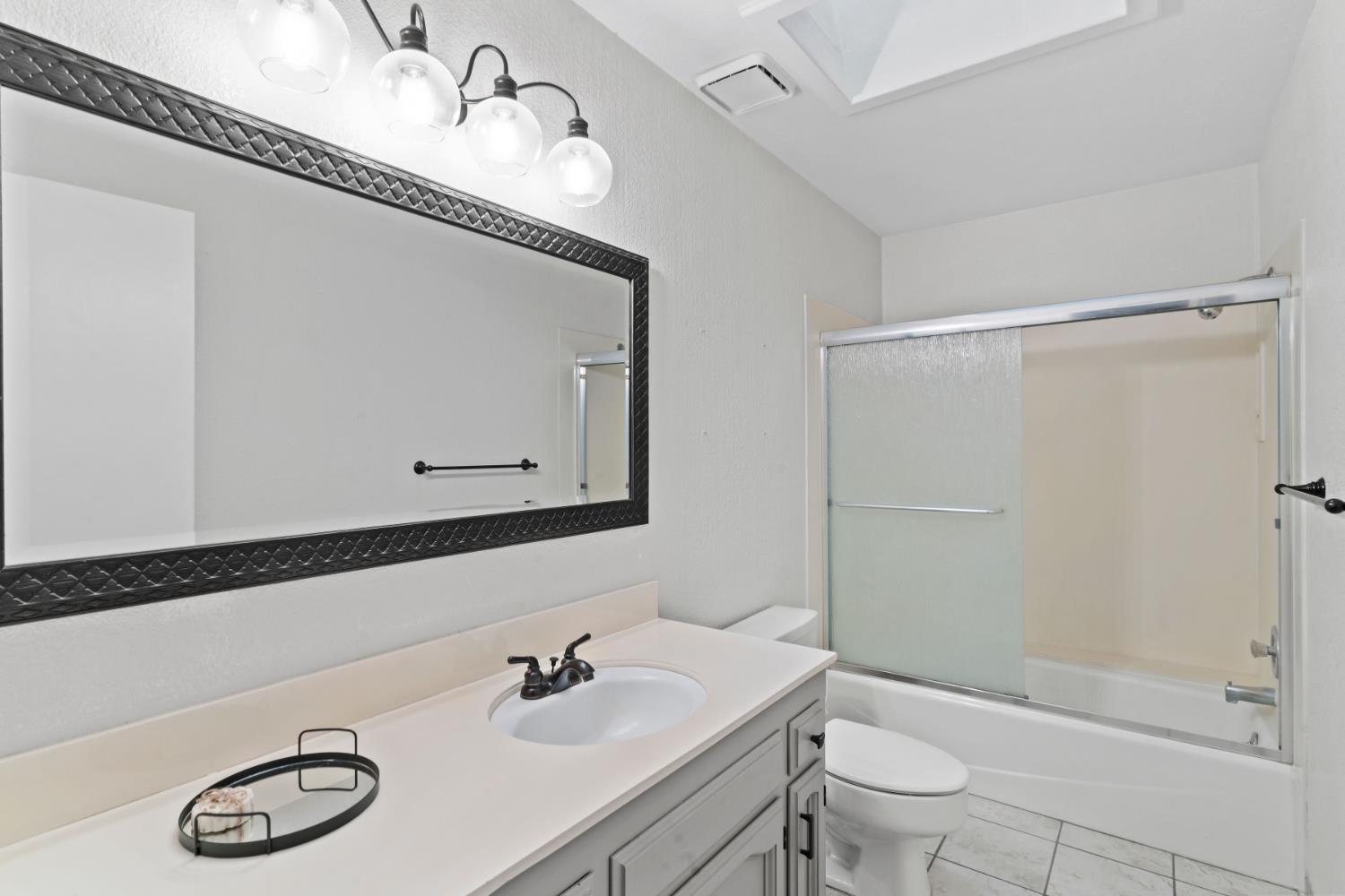 3620 W Beechwood Ave, Fresno, CA 93711