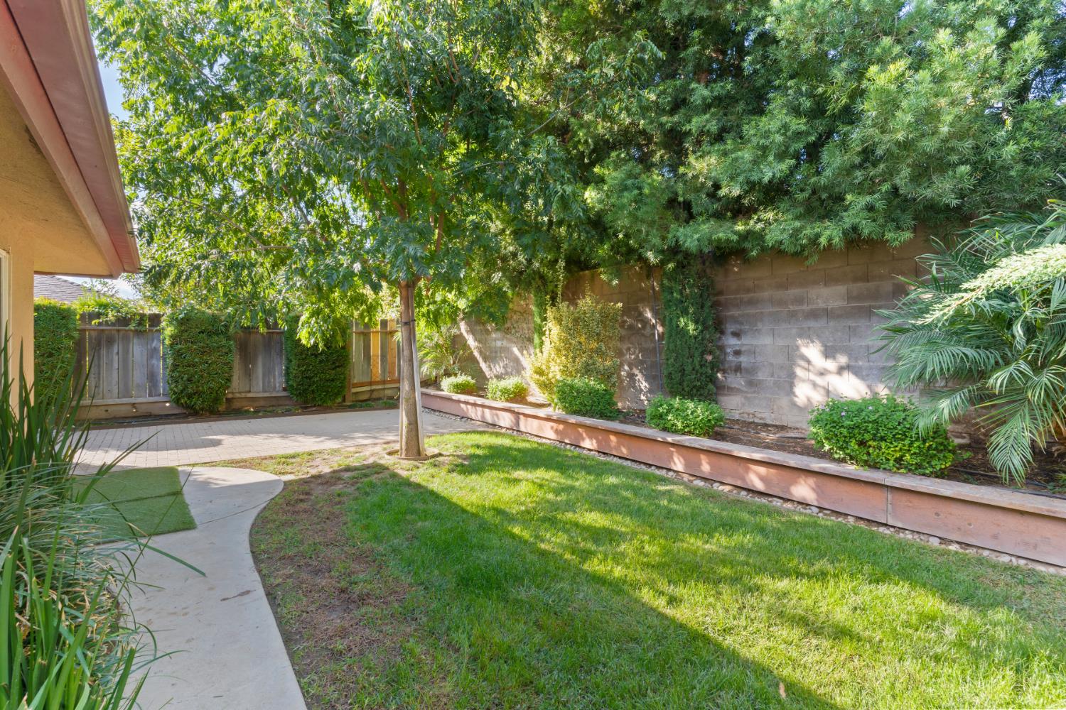 3620 W Beechwood Ave, Fresno, CA 93711