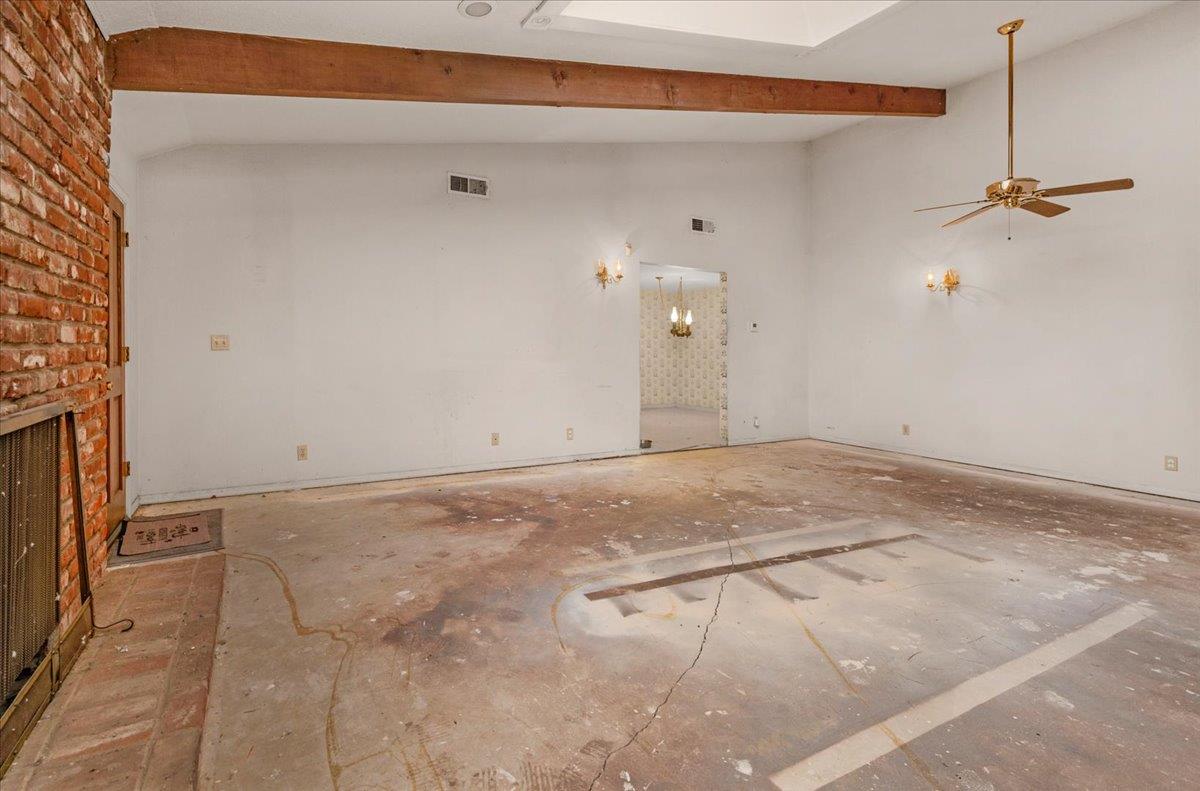 6691 N Feland Ave, Fresno, CA 93711