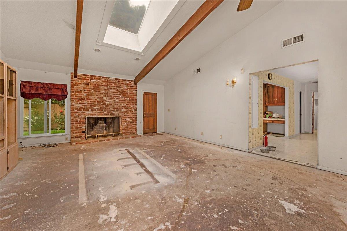 6691 N Feland Ave, Fresno, CA 93711