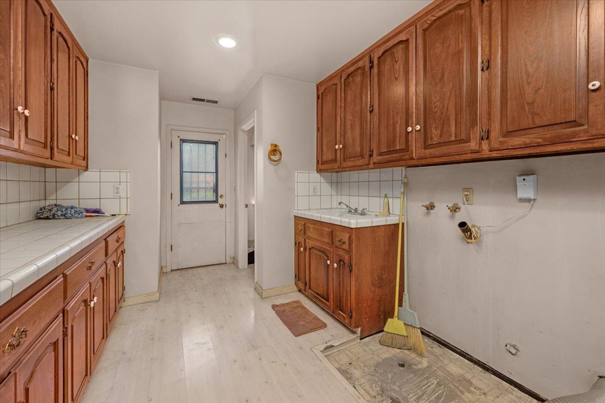 6691 N Feland Ave, Fresno, CA 93711