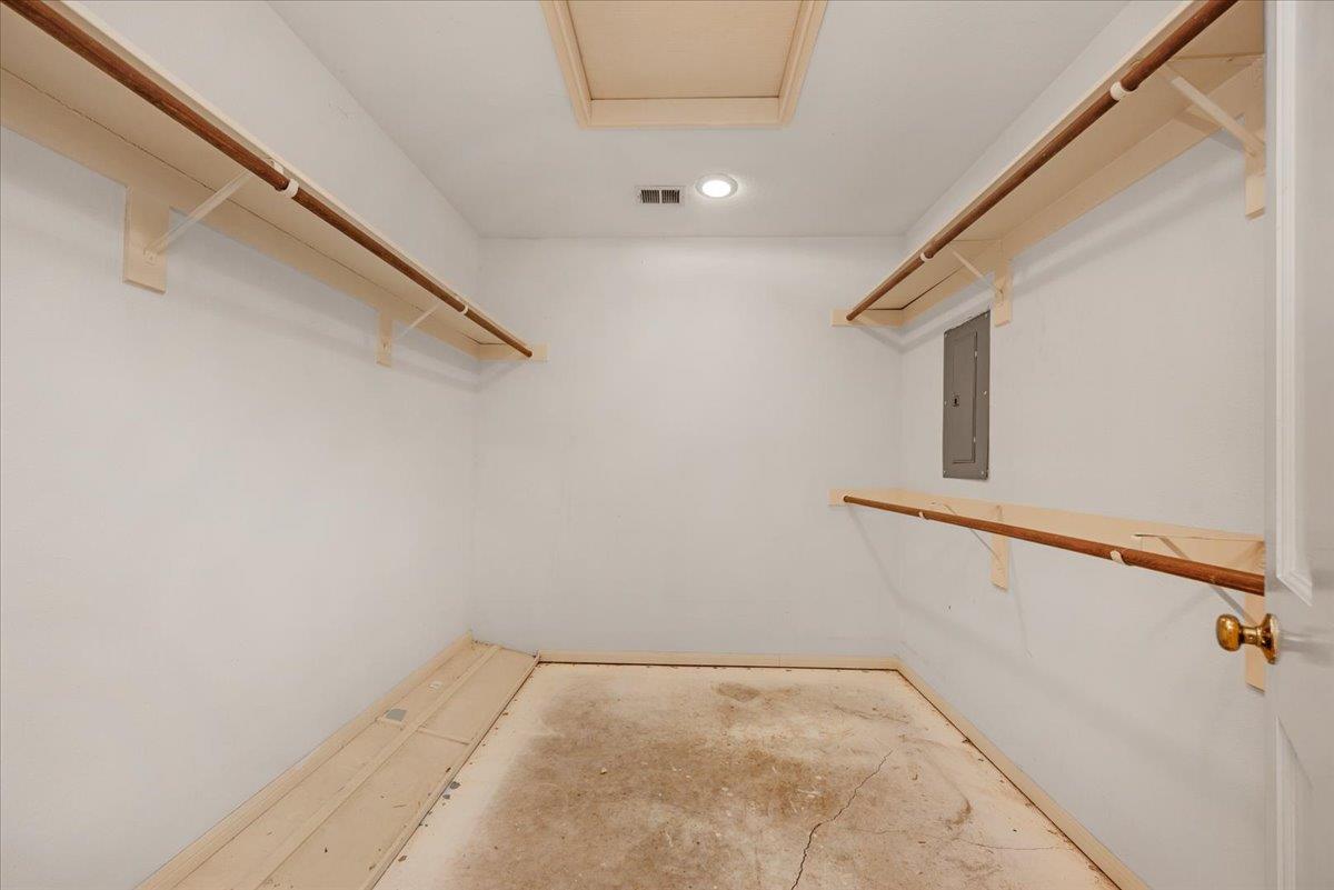 6691 N Feland Ave, Fresno, CA 93711