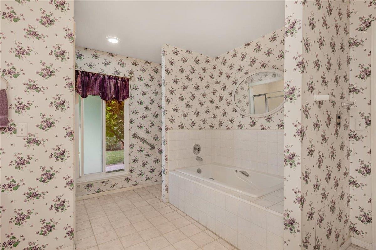 6691 N Feland Ave, Fresno, CA 93711