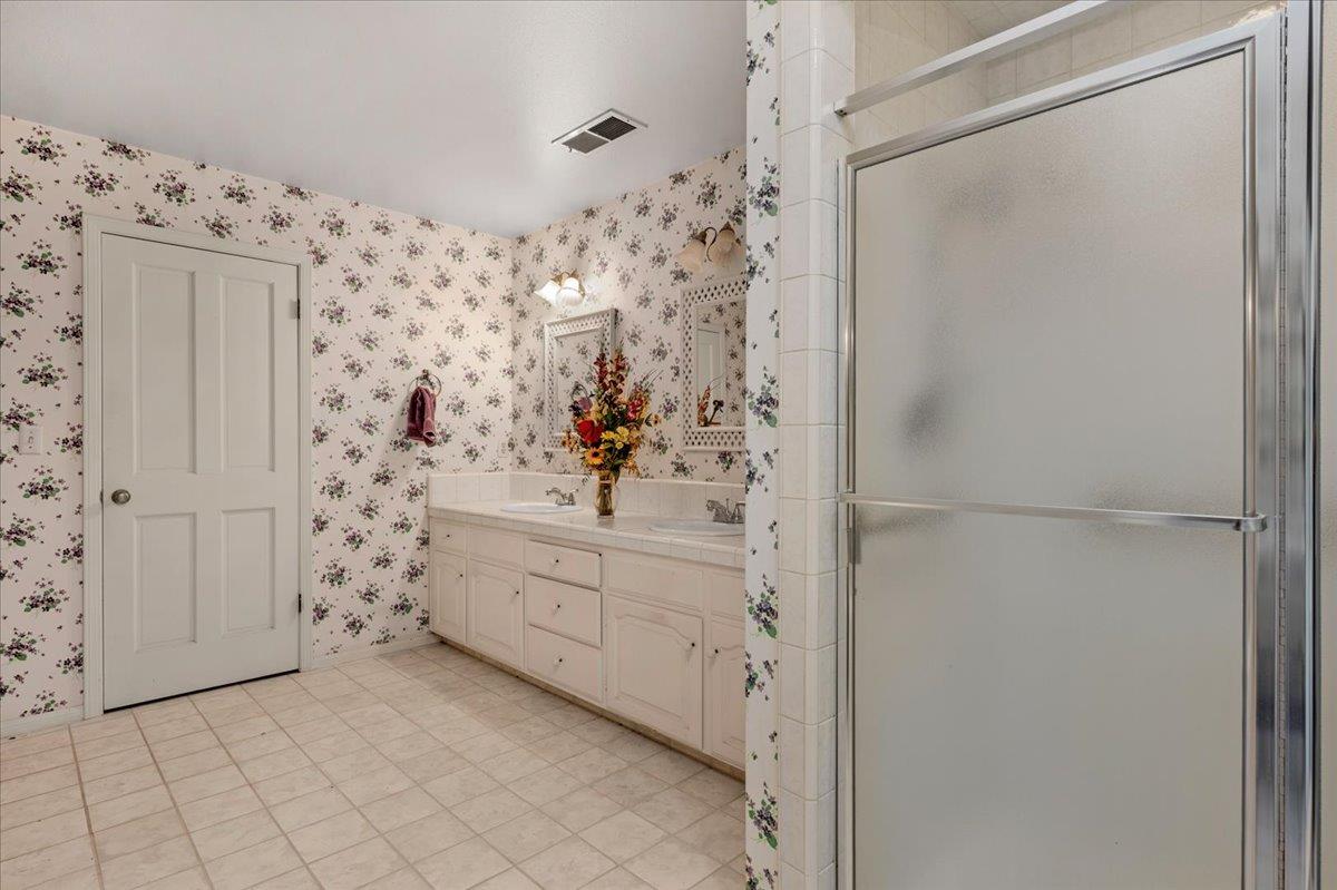 6691 N Feland Ave, Fresno, CA 93711