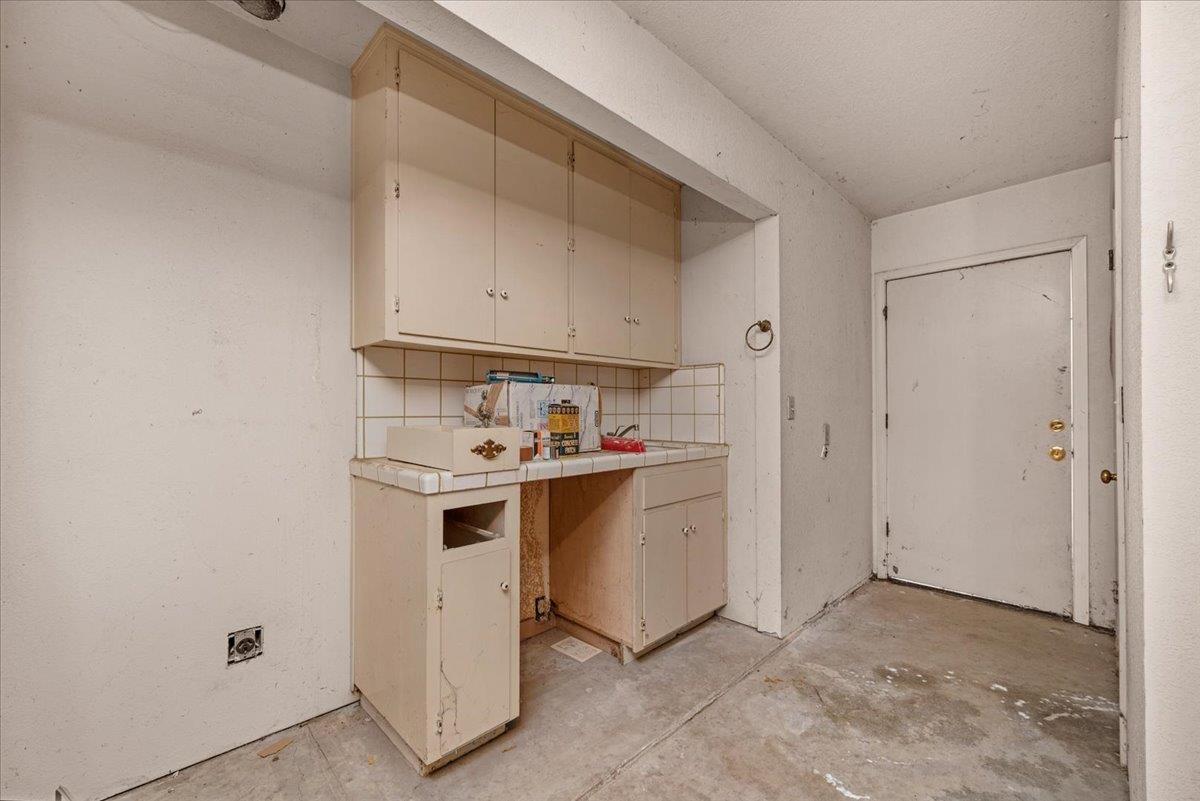 6691 N Feland Ave, Fresno, CA 93711