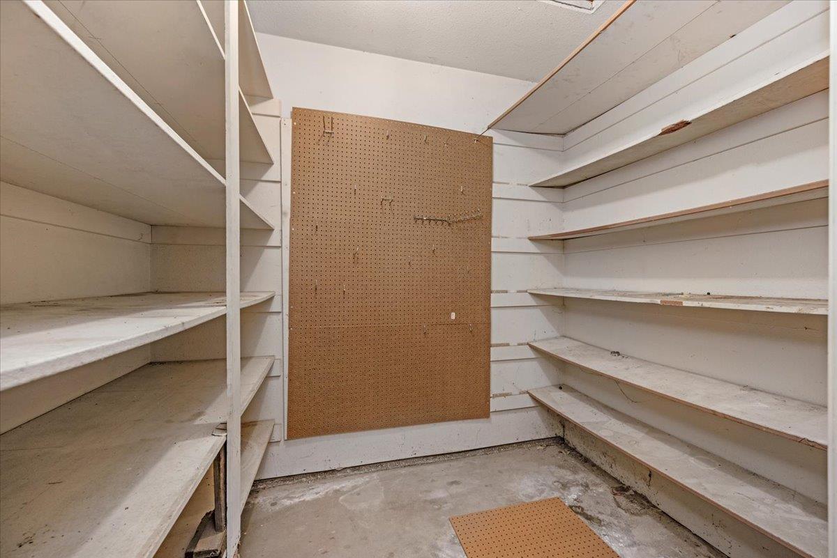 6691 N Feland Ave, Fresno, CA 93711