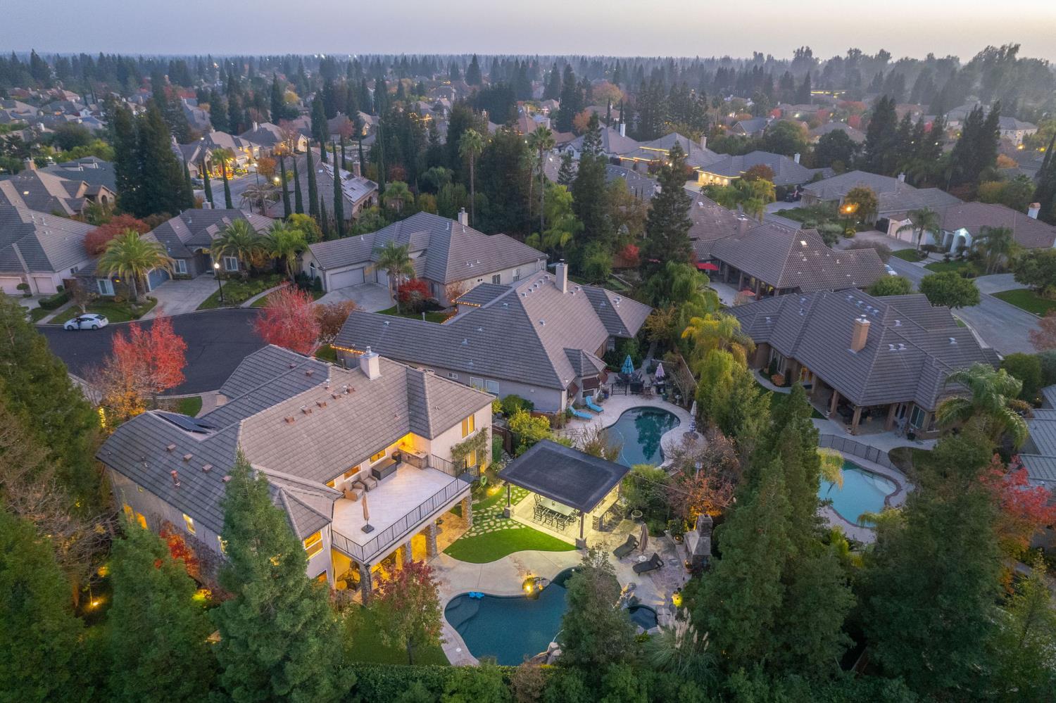 1558 E Shadow Creek Dr, Fresno, CA 93730