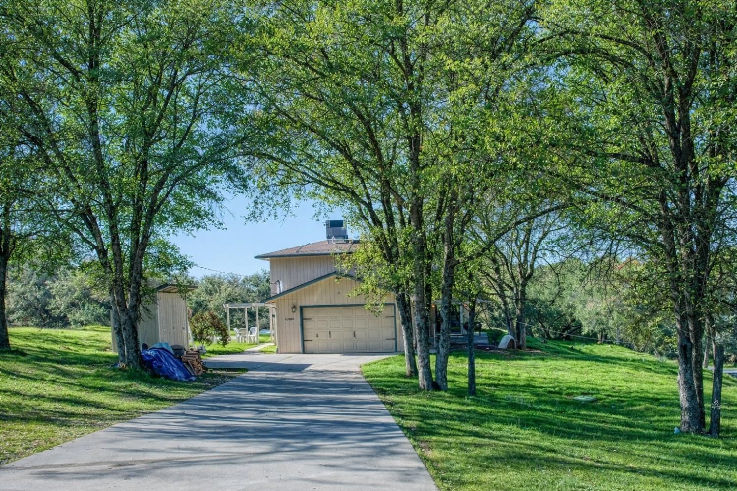 47300 Miwoc Ave, Coarsegold, CA 93614