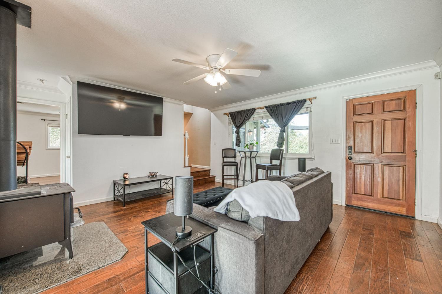 47300 Miwoc Ave, Coarsegold, CA 93614