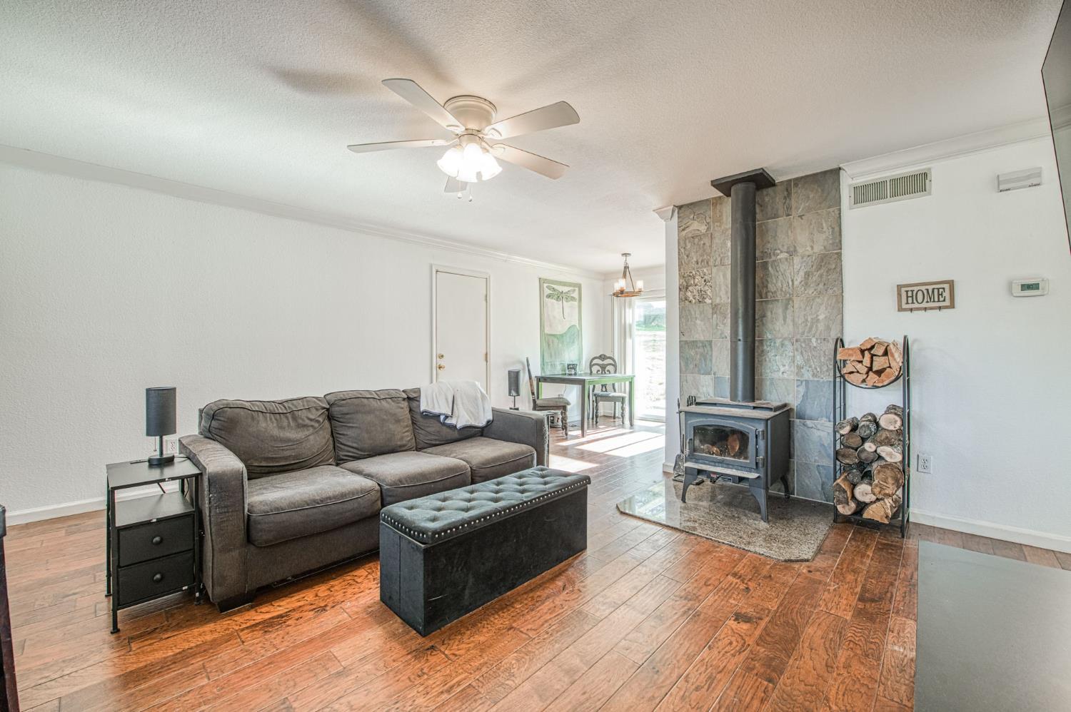 47300 Miwoc Ave, Coarsegold, CA 93614