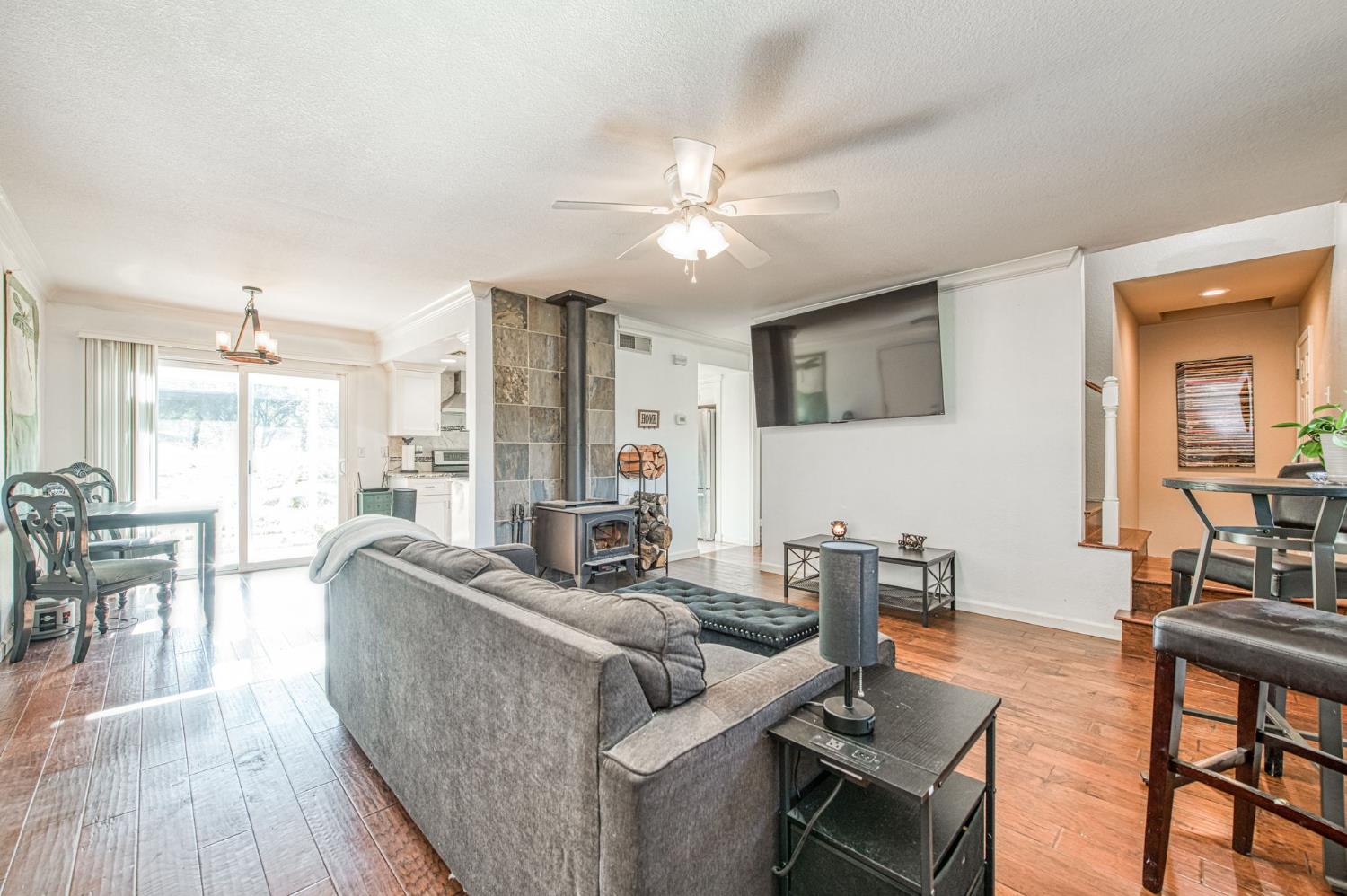 47300 Miwoc Ave, Coarsegold, CA 93614