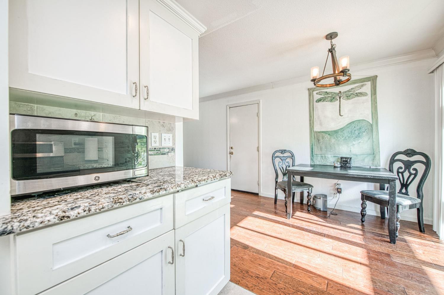 47300 Miwoc Ave, Coarsegold, CA 93614