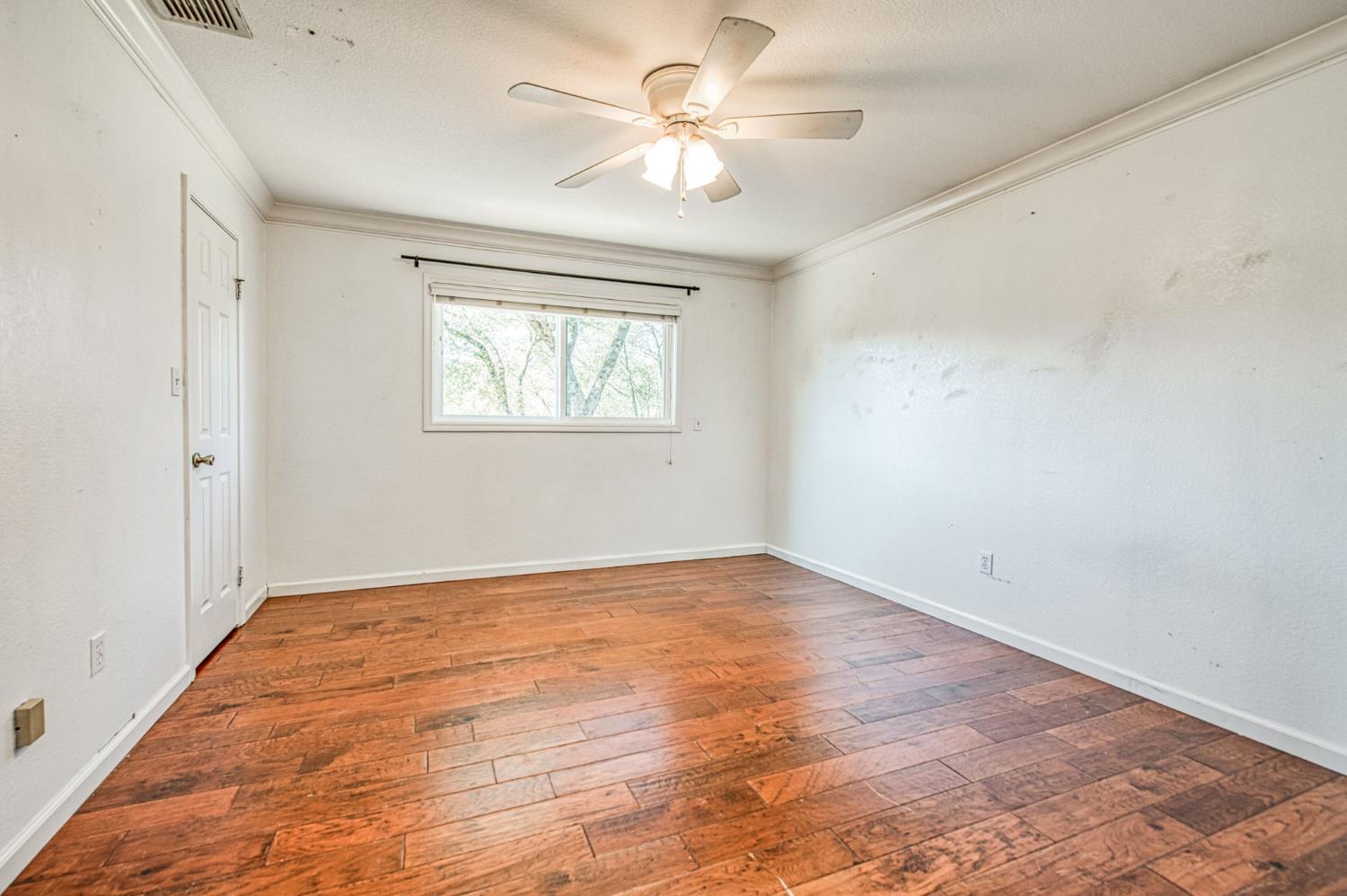 47300 Miwoc Ave, Coarsegold, CA 93614