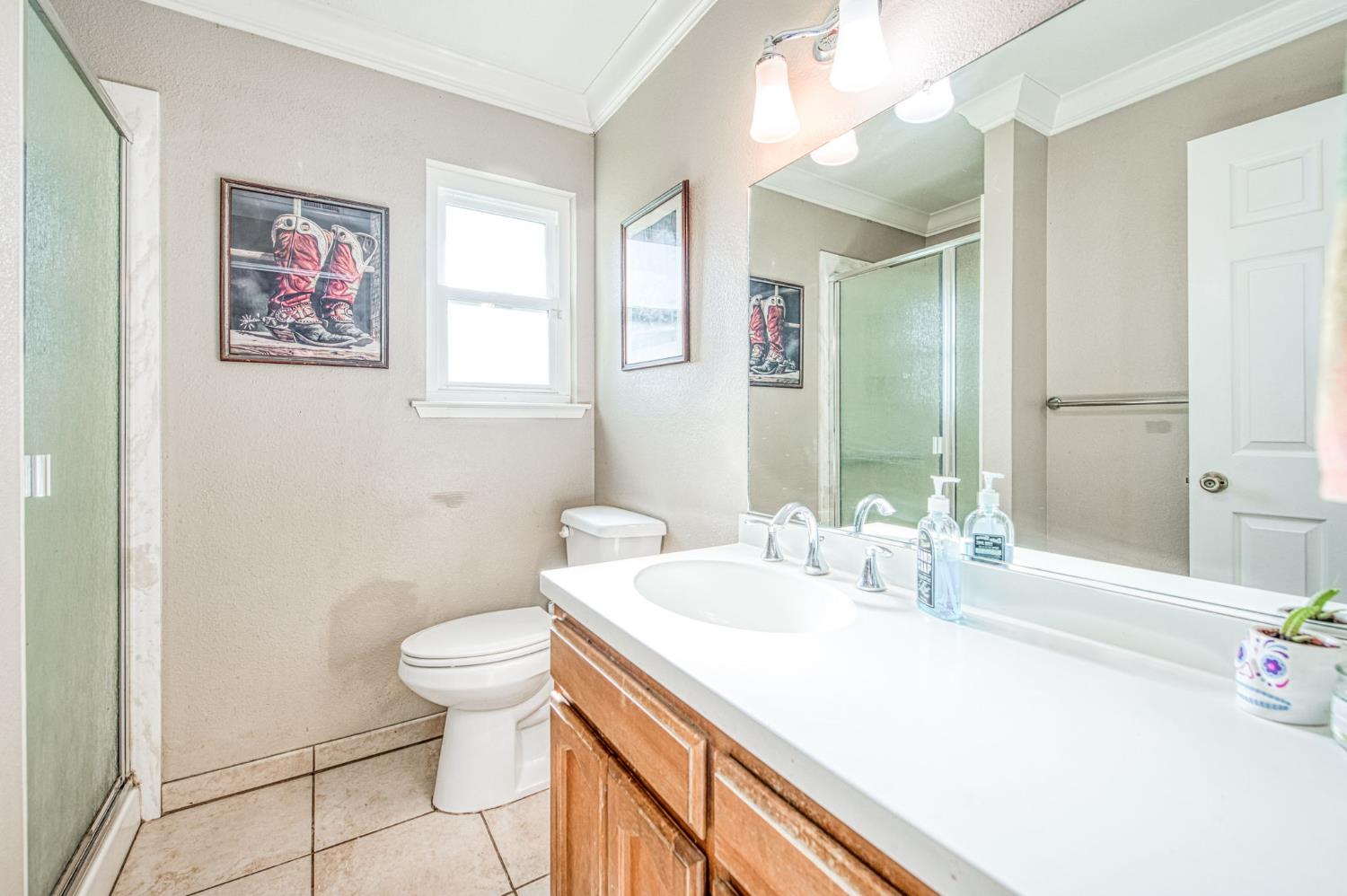 47300 Miwoc Ave, Coarsegold, CA 93614