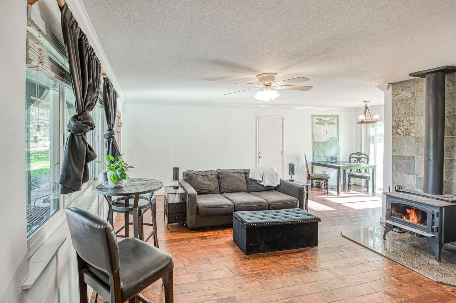 47300 Miwoc Ave, Coarsegold, CA 93614